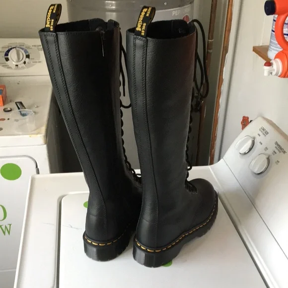 Dr Martens 1B60 Bex boots womens size 10. - Picture 5 of 5